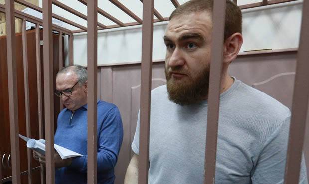 В родовом селе экс-сенатора Рауфа Арашукова прошли обыски и задержания