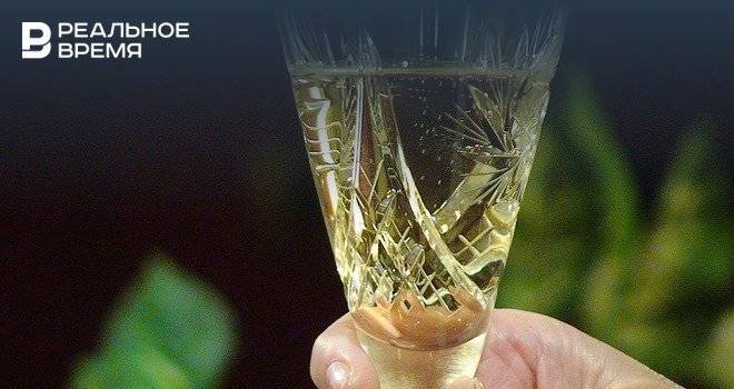 Главный нарколог Минздрава поддержал предложение о запрете детского шампанского