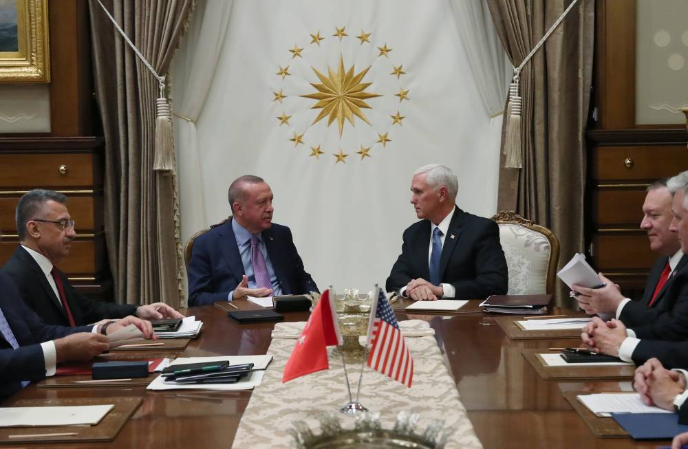 Пенс приветствовал итоги переговоров Путина и Эрдогана по операции против курдов-боевиков в Сирии