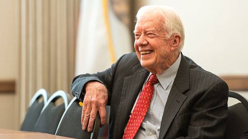 Старейший президент&nbsp;Штатов Картер попал в больницу с переломом бедра