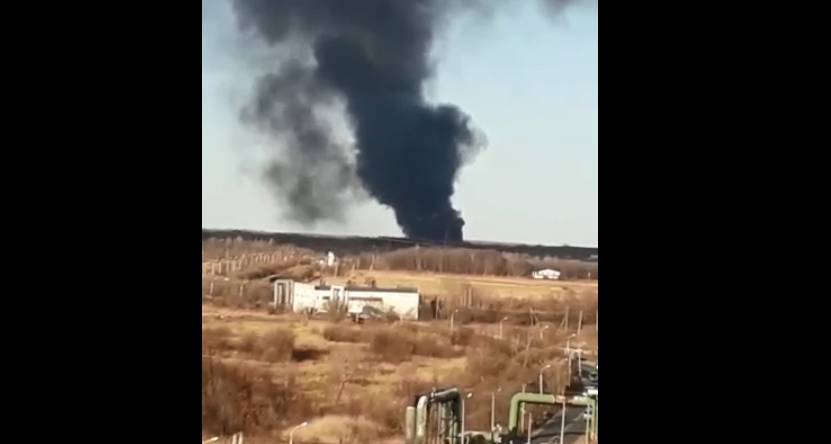 Видео: пожар произошел на территории птицефабрики в Хабаровске