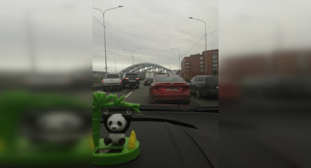 Lexus «припер» Mitsubishi перед Американскими мостами