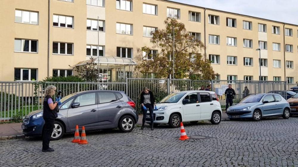В Саксонии-Ангальт мужчина посреди улицы напал с ножом на женщину