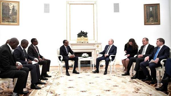 Путин поздравил президента Республики Руанда с 62-летием