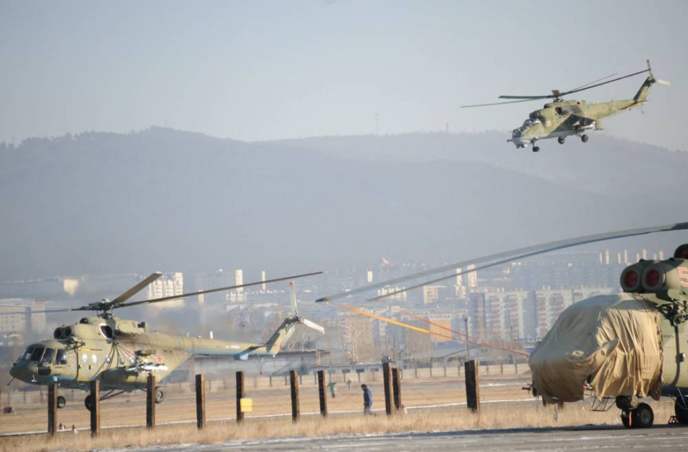 Вертолеты ВКС РФ заняли аэродром Табка на севере Сирии