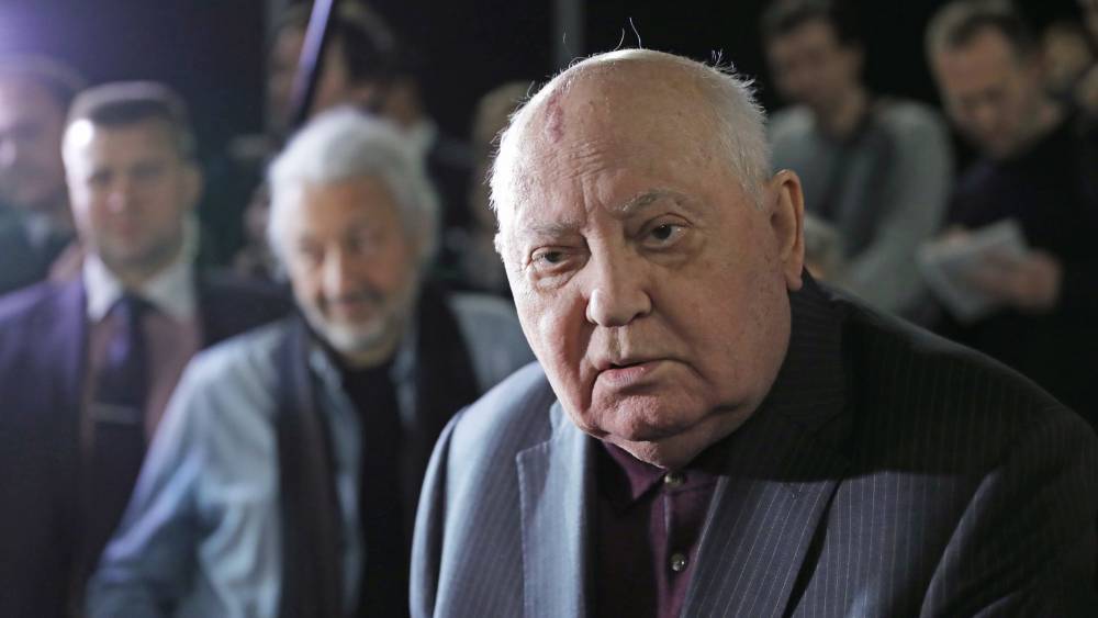 Горбачев обвинил Запад в искажении фактов о холодной войне