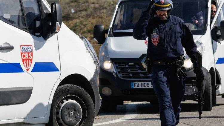 Полиция Франции проводит спецоперацию на юге страны
