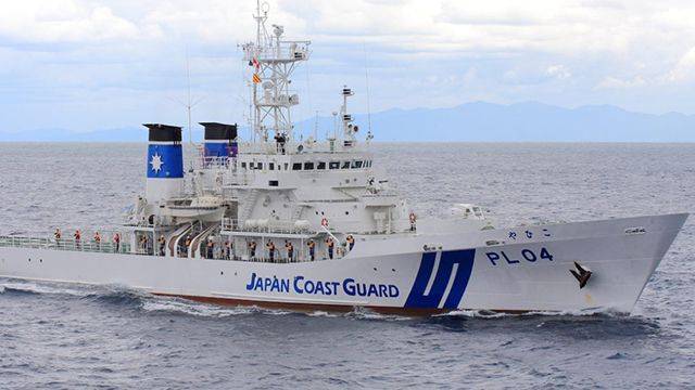 Человек погиб в результате опрокидывания рыболовецкого судна в Японии