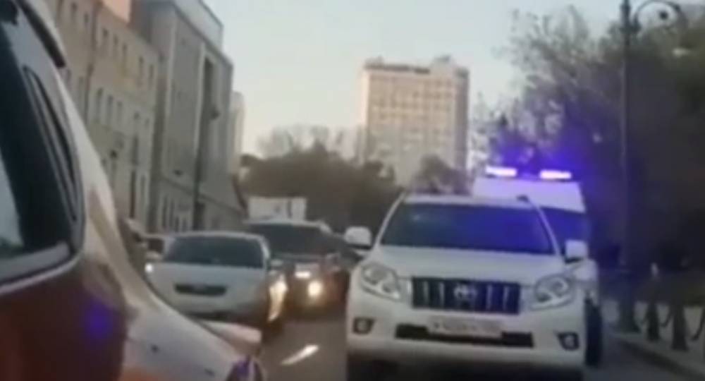 МВД Приморья нашло водителя не пропустившего машину скорой джипа