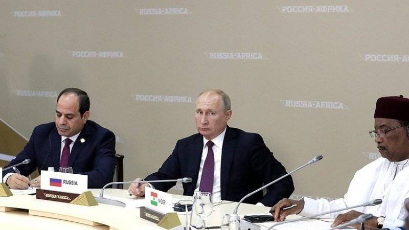 Путин отметил важность инвестиционного сотрудничества с Нигерией