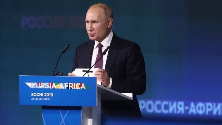 Путин пригласил президента ЮАР на празднование Дня Победы в Москву