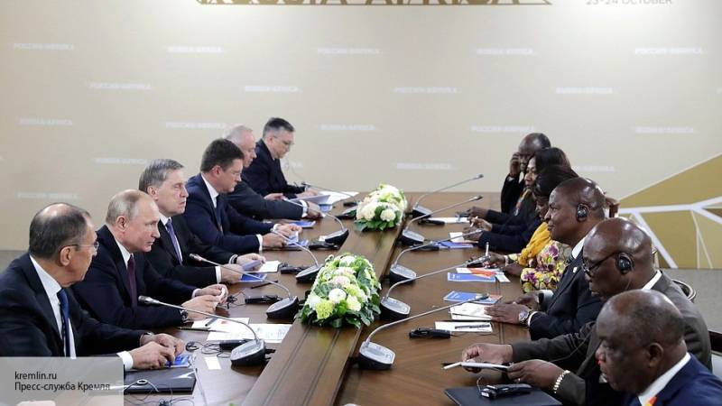 Президент Уганды призвал Россию инвестировать в Африку