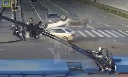 После наезда авто на пешеходов в Петербурге возбуждено уголовное дело