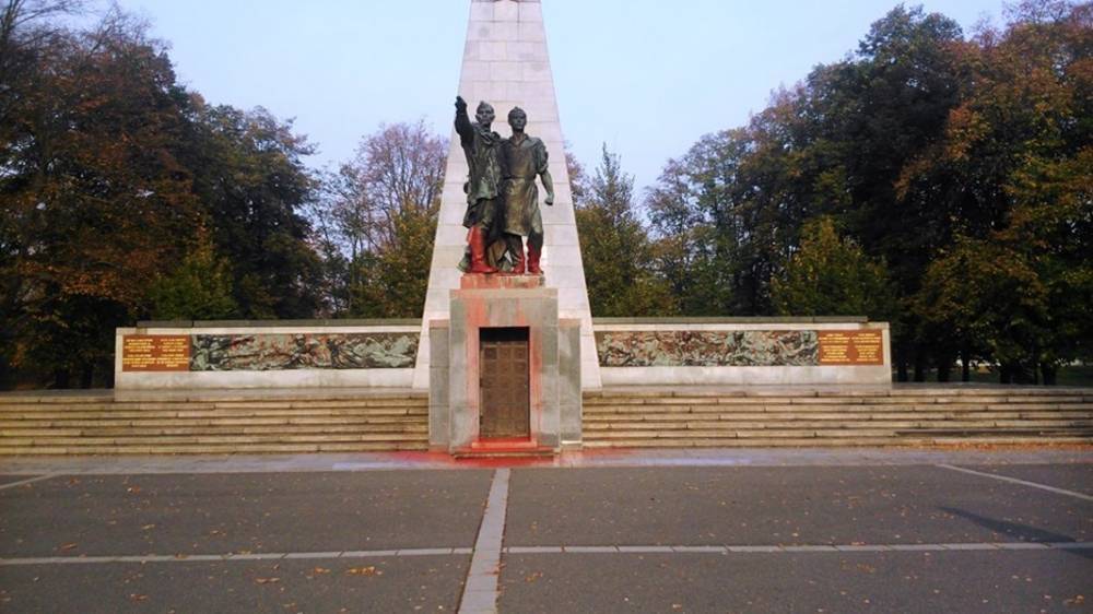 Памятник Красной армии осквернили в Чехии