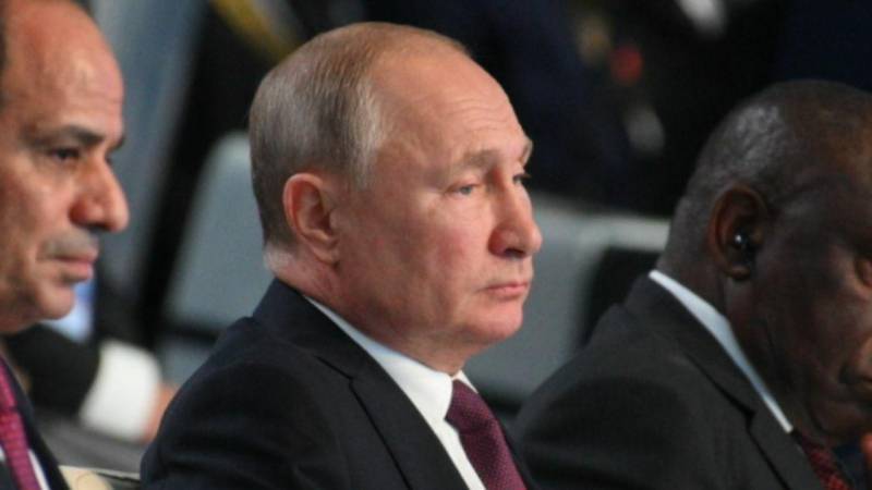 Путин назвал разработанную в РФ вакцину против лихорадки Эбола лучшей в мире