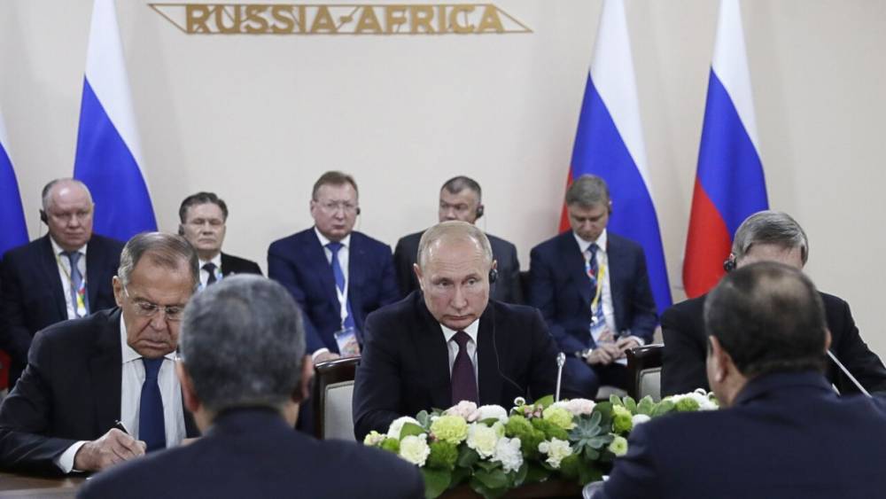 Путин пообещал президенту ЦАР поддержку России в преодолении кризиса