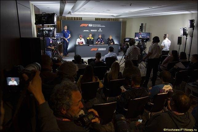 Гран При Мексики: Расписание пресс-конференций