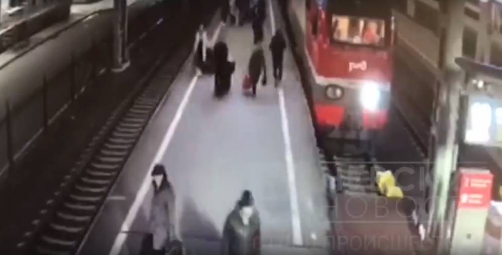 Пассажирка уехавшего в депо поезда на Московском вокзале рассказала о ЧП