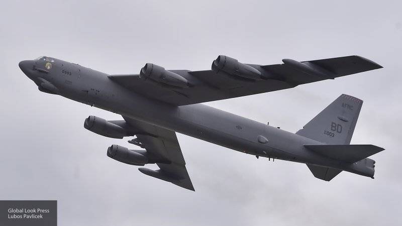 Минобороны РФ сообщило подробности полета американского B-52H над Черным морем
