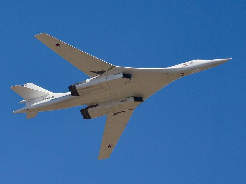 Два российских ракетоносца Ту-160 впервые прибыли в ЮАР