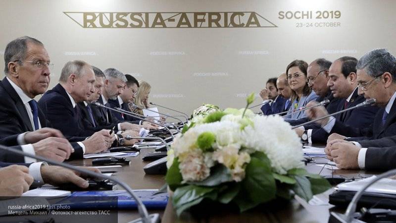 Сенатор объяснил, зачем Россия списала долги стран Африки на сумму в $20 млрд