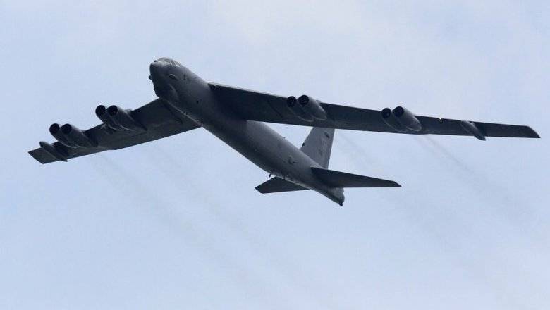 Американский самолет имитировал бомбардировку на подлете к Крыму