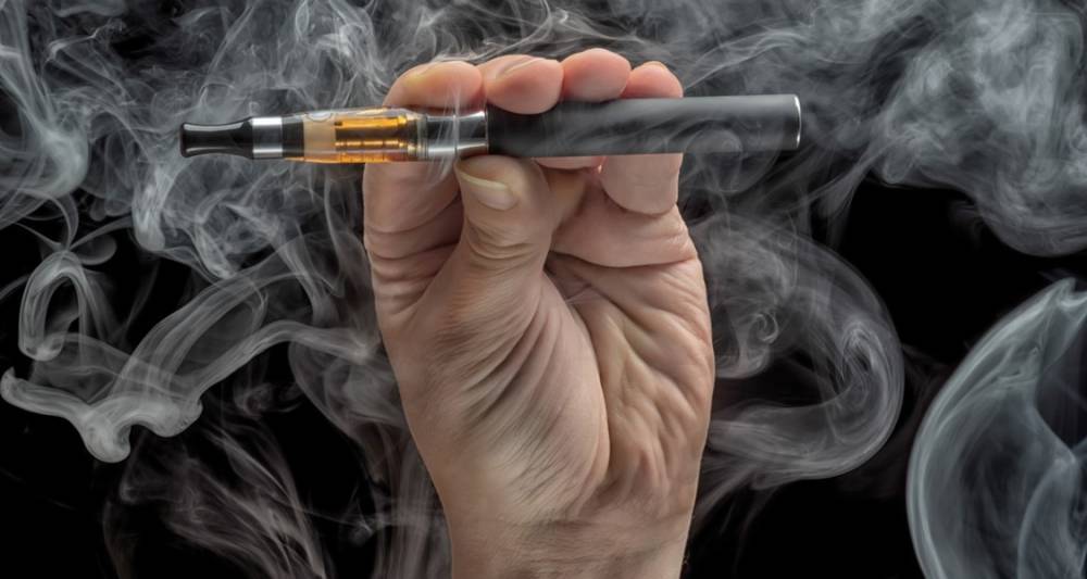 В Госдуму внесли поправки, приравнивающие вейпы к сигаретам