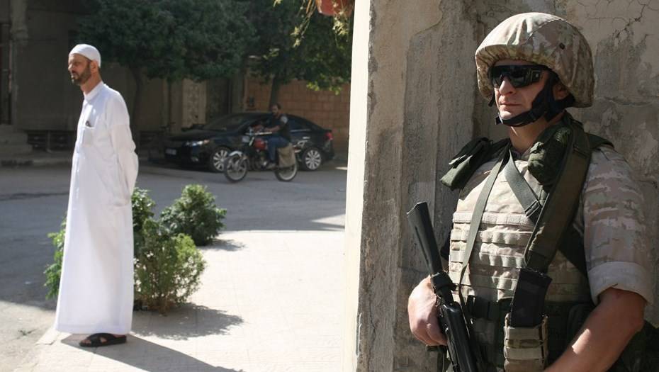 Российская военная полиция начала патрулировать район сирийско-турецкой границы