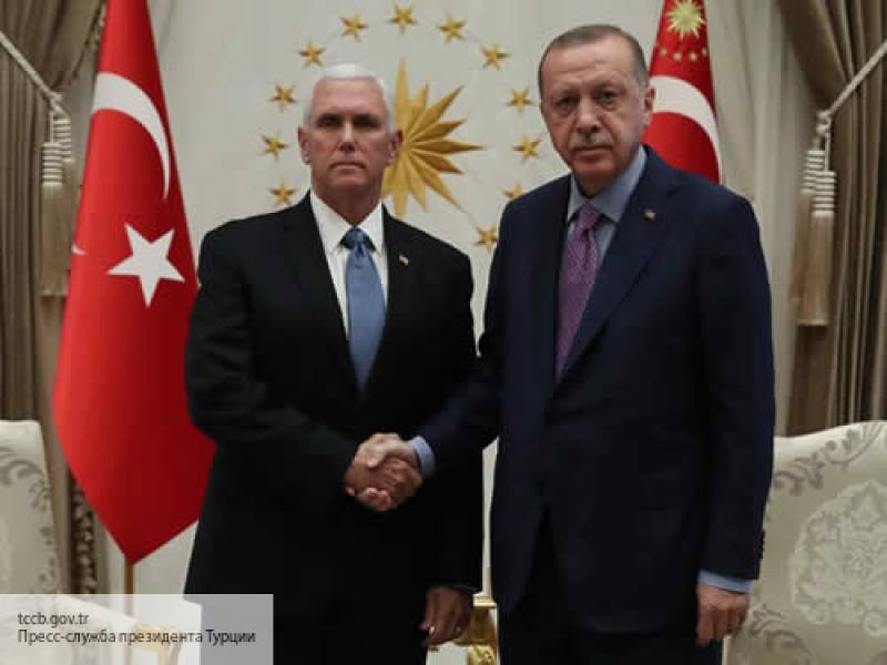 Пенс приветствовал переговоры Путина с Эрдоганом и прекращение операции против курдских радикалов