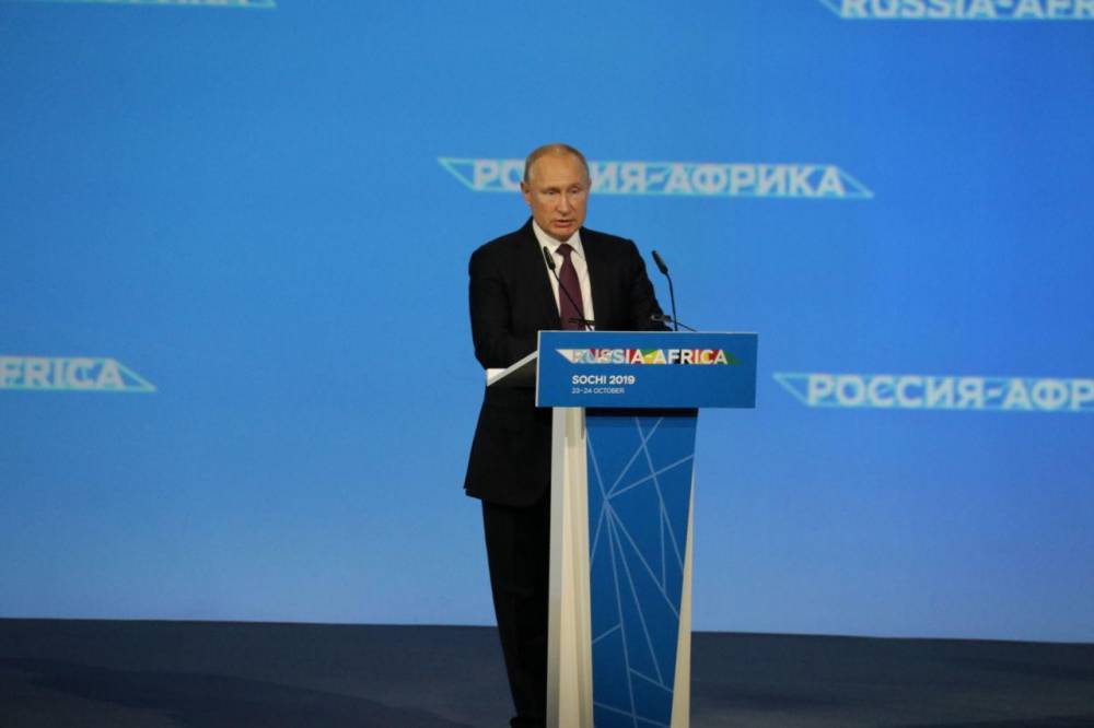 Путин предложил главе ЦАР реализовывать совместные проекты