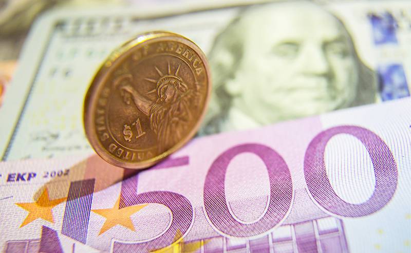 Курс валют сегодня: доллар и евро снизились утром 24&nbsp;октября