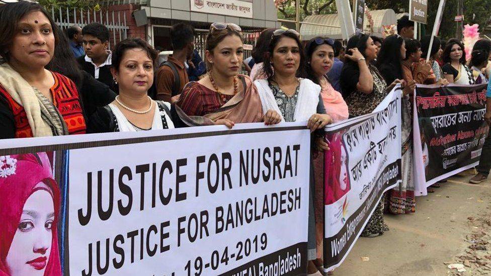 Суд в Бангладеш приговорил к казни 16 человек за сожжение студентки на крыше школы