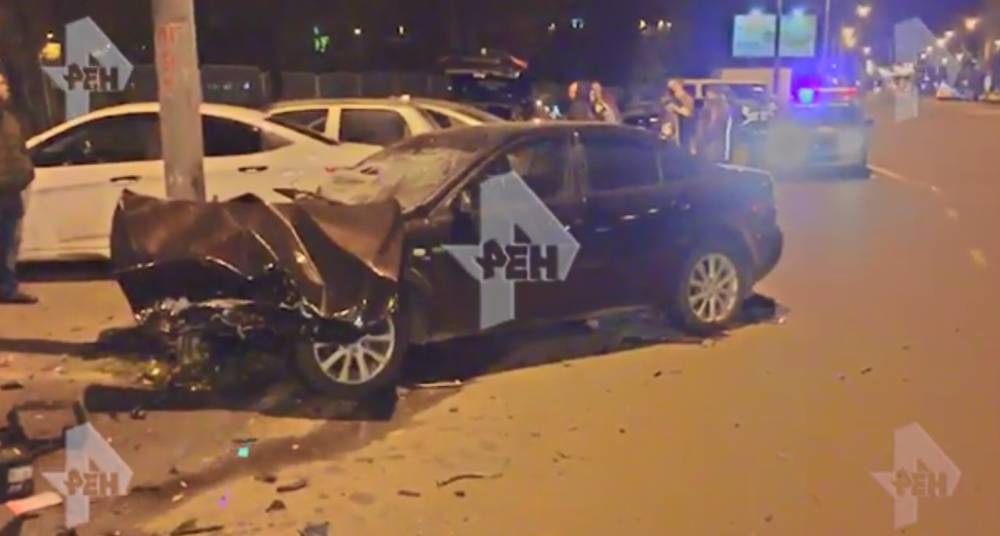 Видео: последствия аварии с участием 4 авто в Москве