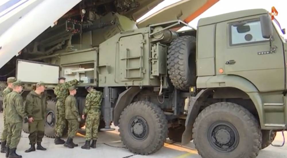 Видео: РФ перебросила в Сербию дивизион С-400 и батарею "Панцирь-С"