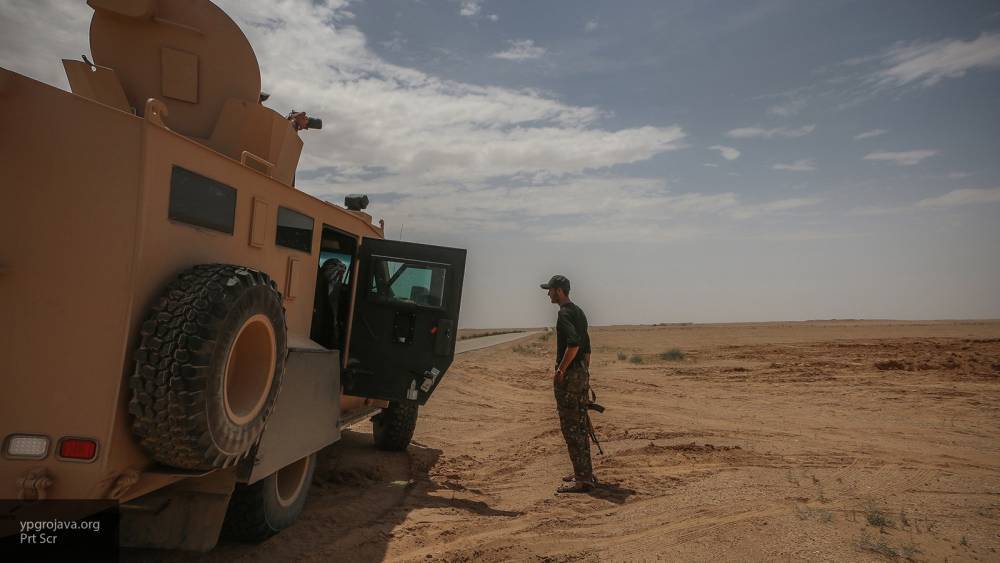Курды-террористы заявили об отходе на 32 километра от границы Сирии с Турцией