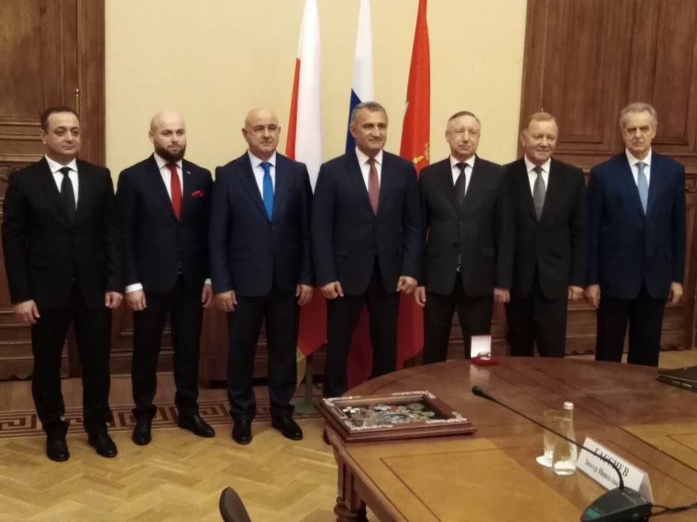 Беглов обсудил с президентом Южной Осетии взаимоотношения с Петербургом
