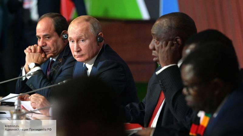 Президент Буркина-Фасо попросил Путина выручить страны «сахельской пятерки»