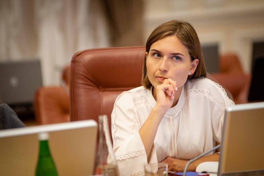 Анна Новосад - На Украине ищут 20 миллиардов на зарплаты учителям - politnavigator.net