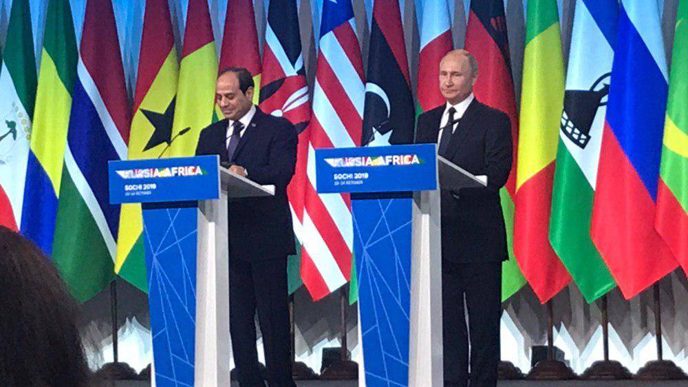 Путин поблагодарил Ас-Сиси за участие в подготовке и проведении саммита Россия – Африка