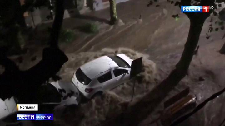 Италию, Испанию и юг Франции захлестнули наводнения, есть жертвы