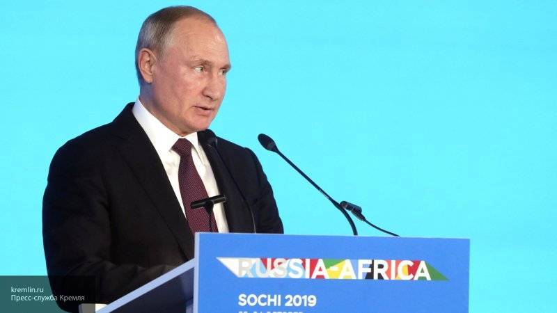 Путин предложил сделать ежегодными политические консультации глав МИД РФ и стран Африки