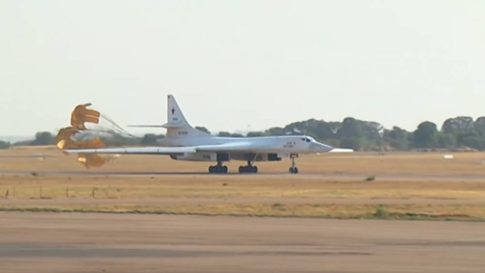 В ВКС РФ раскрыли детали визита стратегических ракетоносцев&nbsp;Ту-160 в ЮАР