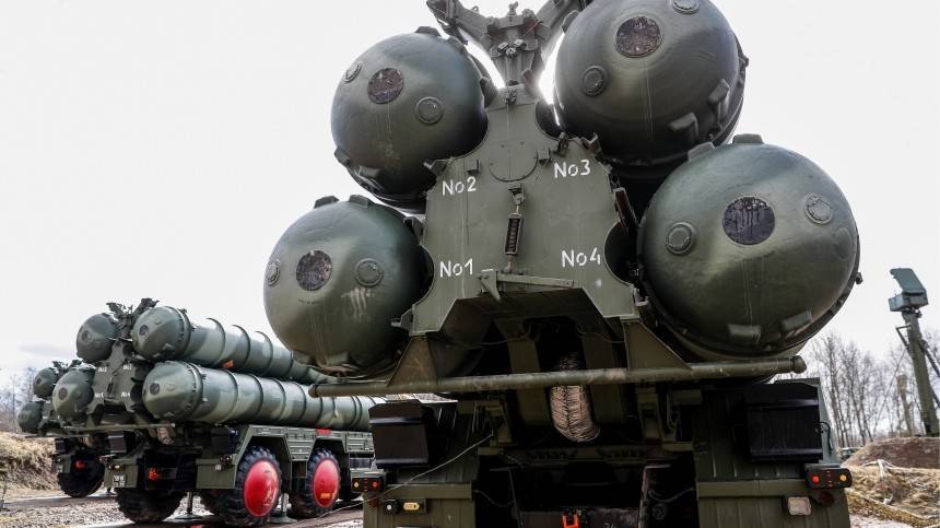 РЗК С-400 и батарея «Панцирь-С» прибыли в Сербию
