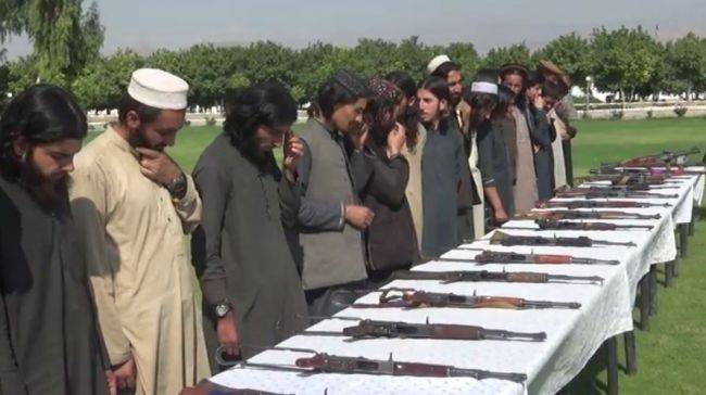 В афганской провинции Нангархар сдались две группы ИГИЛ и талибов