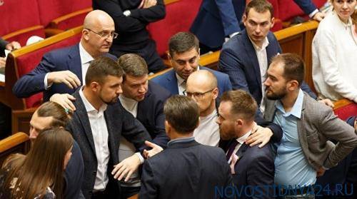Тушкой или чучелом? Что может стать причиной досрочных парламентских выборов на Украине