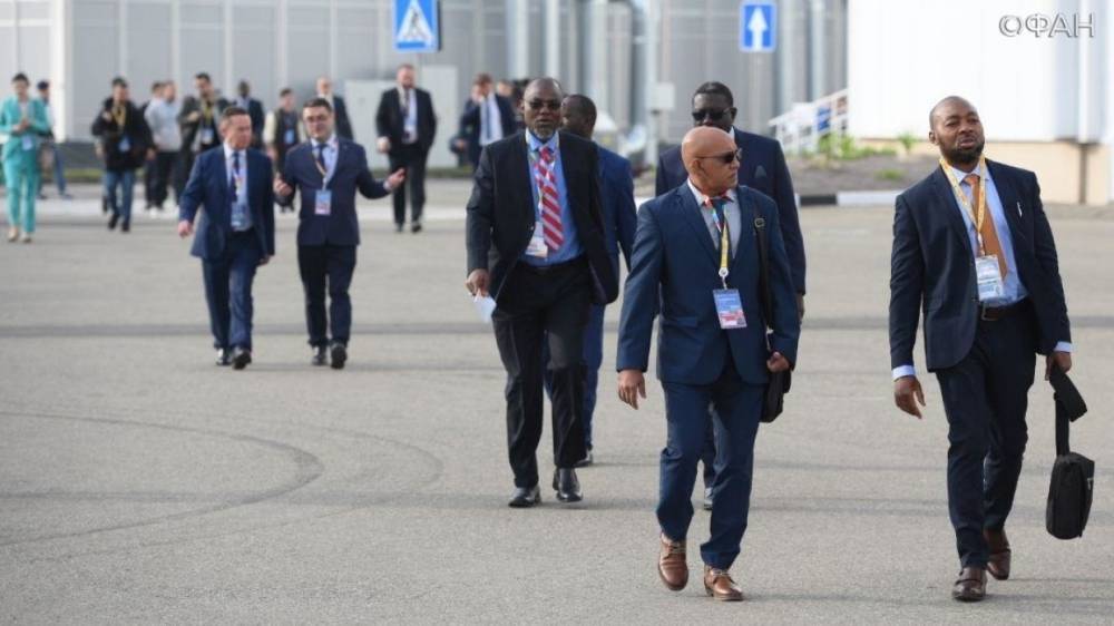 Эритрея заинтересовалась покупкой у РФ ракетных катеров, вертолетов и стрелкового оружия