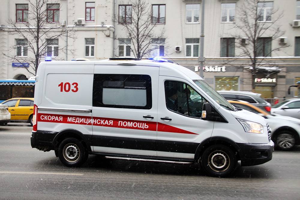 В Москве таксист сбил пешехода и скрылся с места ДТП