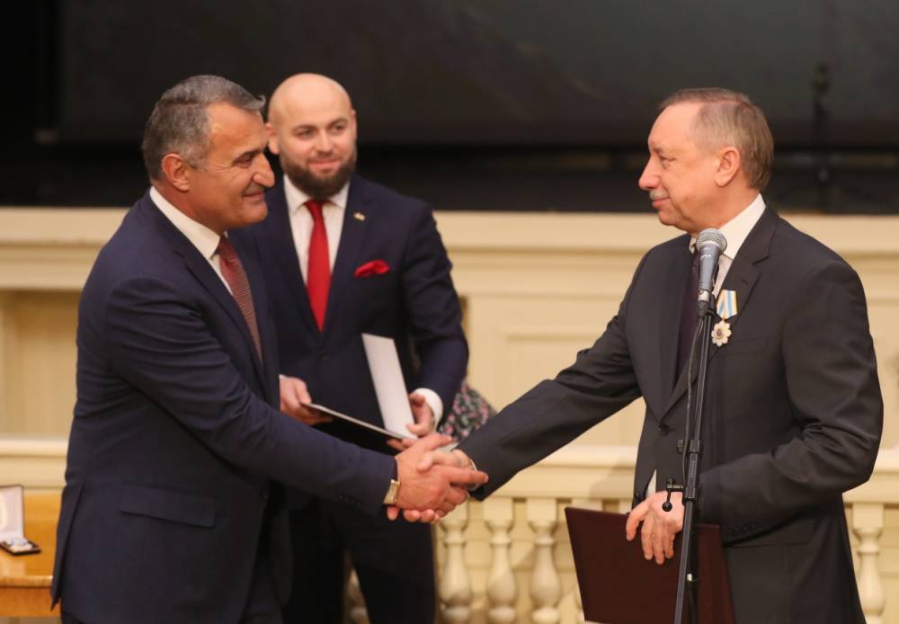 Президент Южной Осетии вручил Беглову Орден Дружбы на юбилее дипломатических отношений
