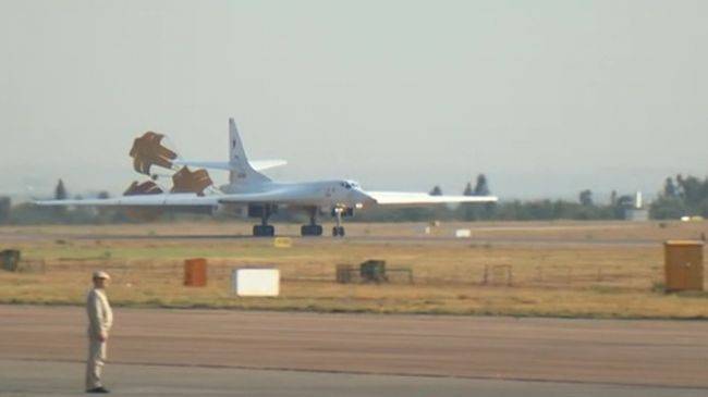 В ЮАР российские ракетоносцы Ту-160 представили командованию ВС страны