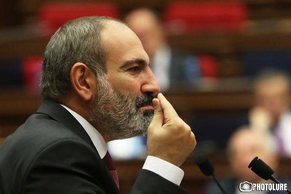 Пашинян объяснил в парламенте Армении своё «тайное решение» по зарплатам